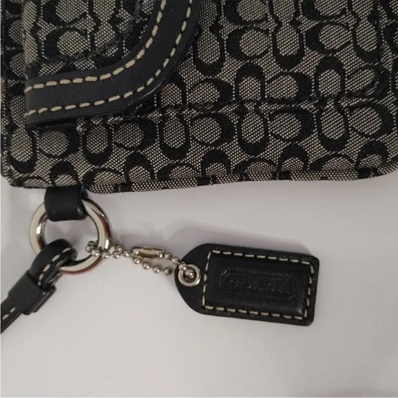 - Coach Wrislet - Picture 8 of 10